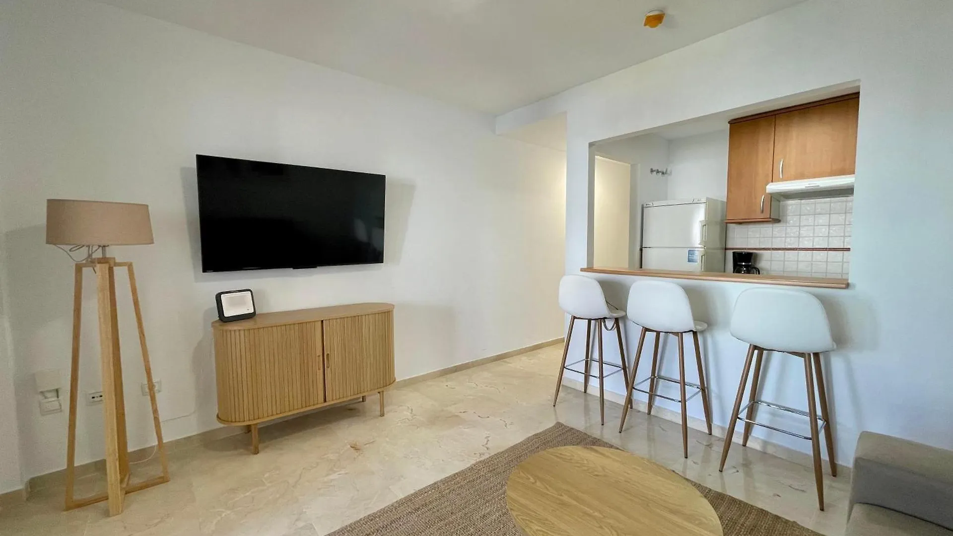 Beachside Vacation Apartment In Casares Playa San Luis de Sabinillas İspanya