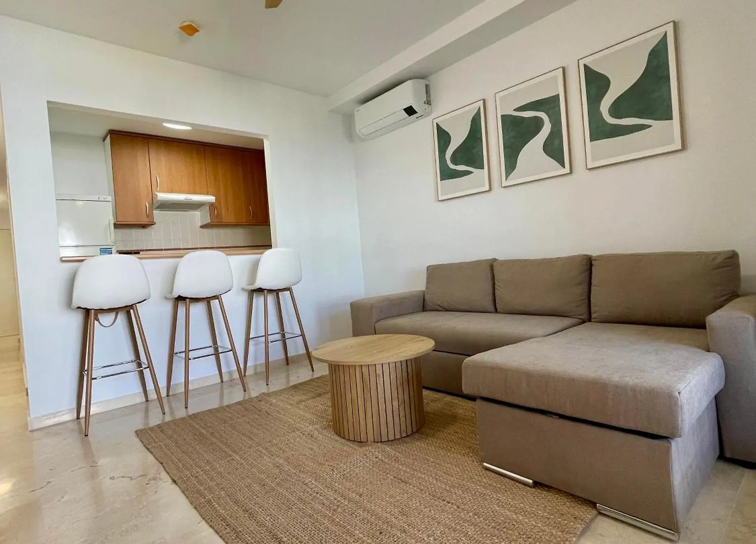 Beachside Vacation Apartment In Casares Playa San Luis de Sabinillas