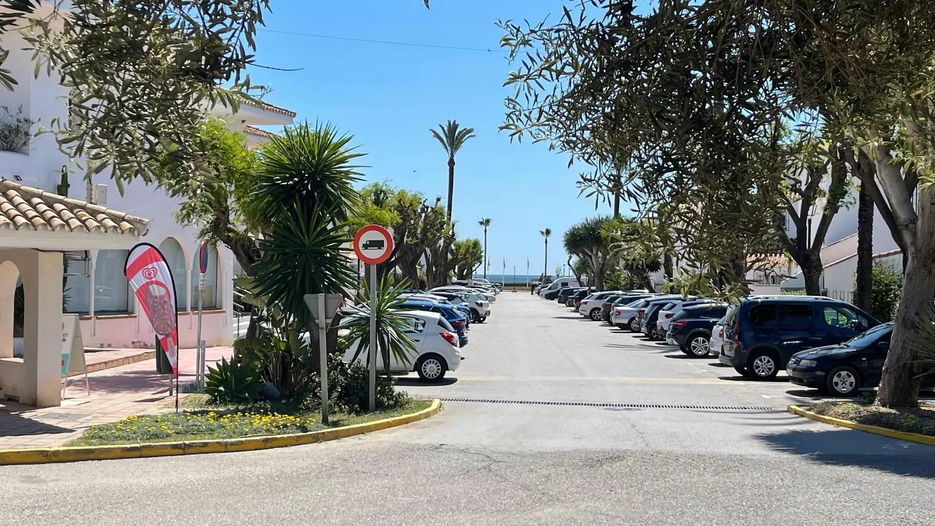 Beachside Vacation Apartment In Casares Playa San Luis de Sabinillas İspanya